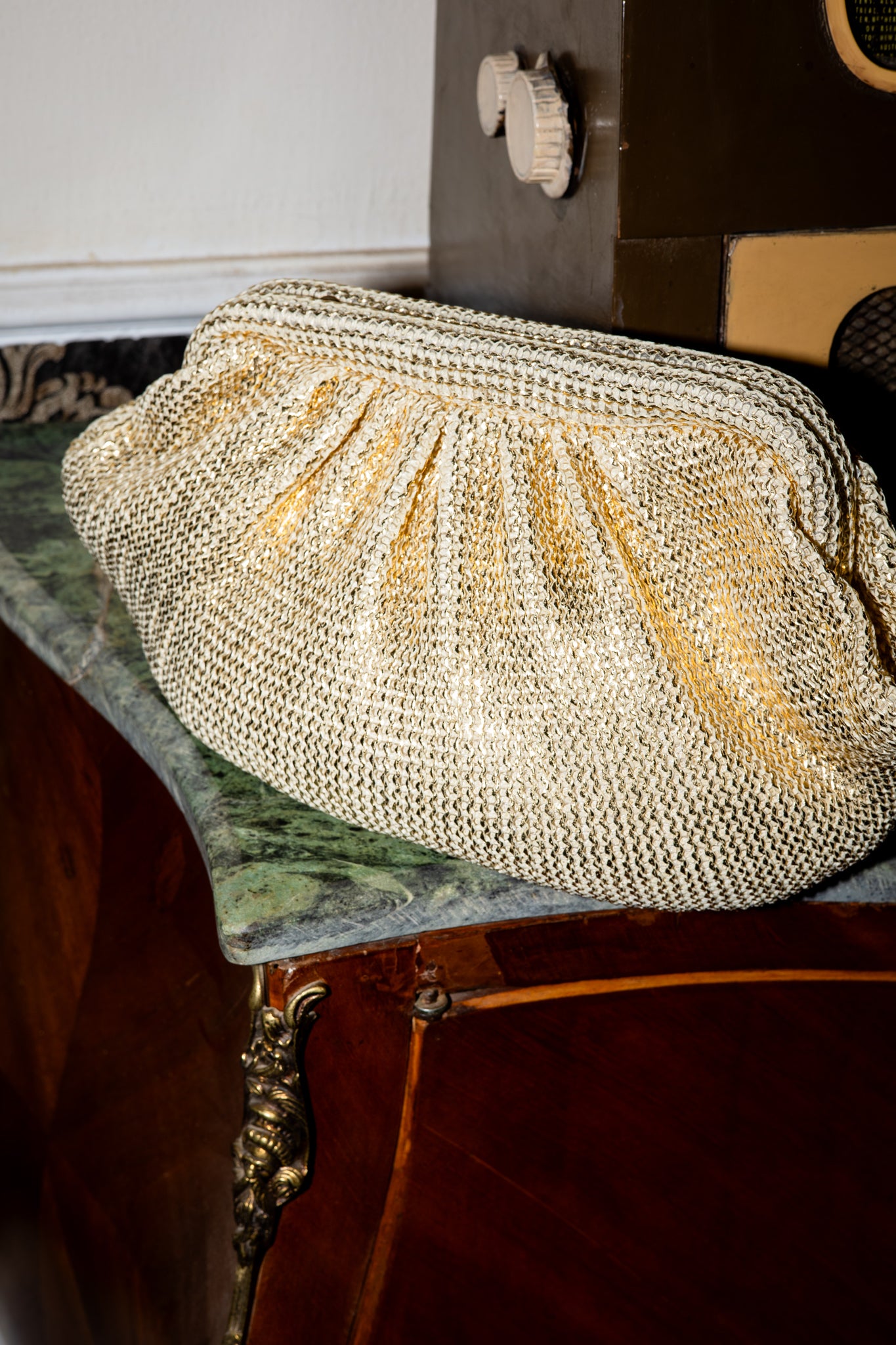 Statement clutch in gold (Pre order)