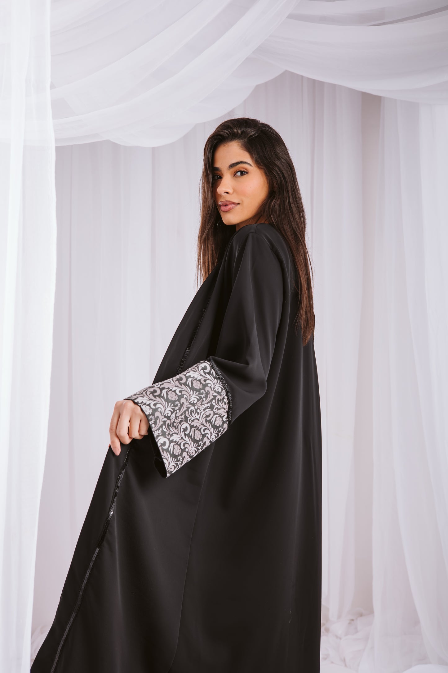 Zahra kaftan in black