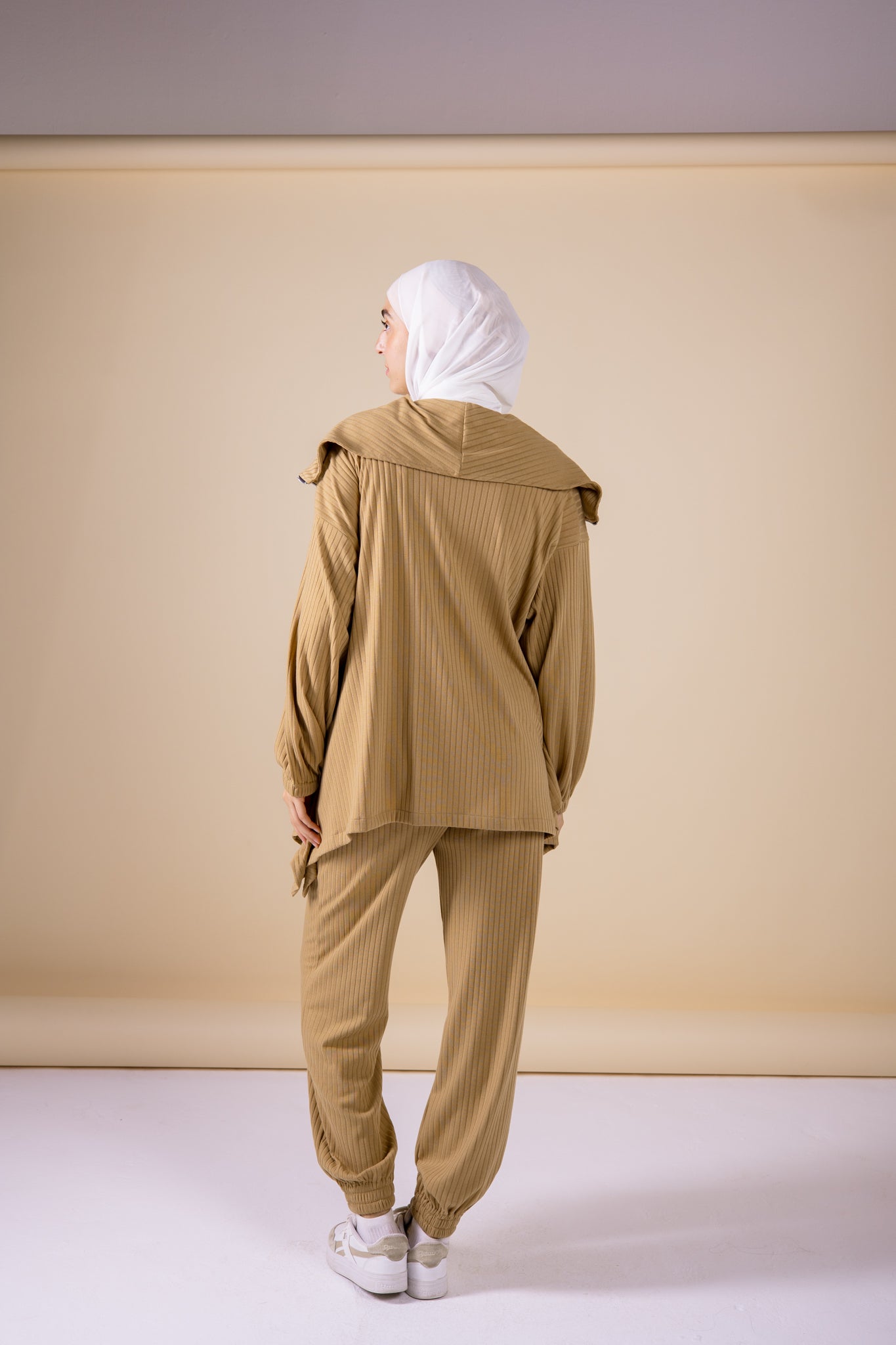The asymmetrical set in camel