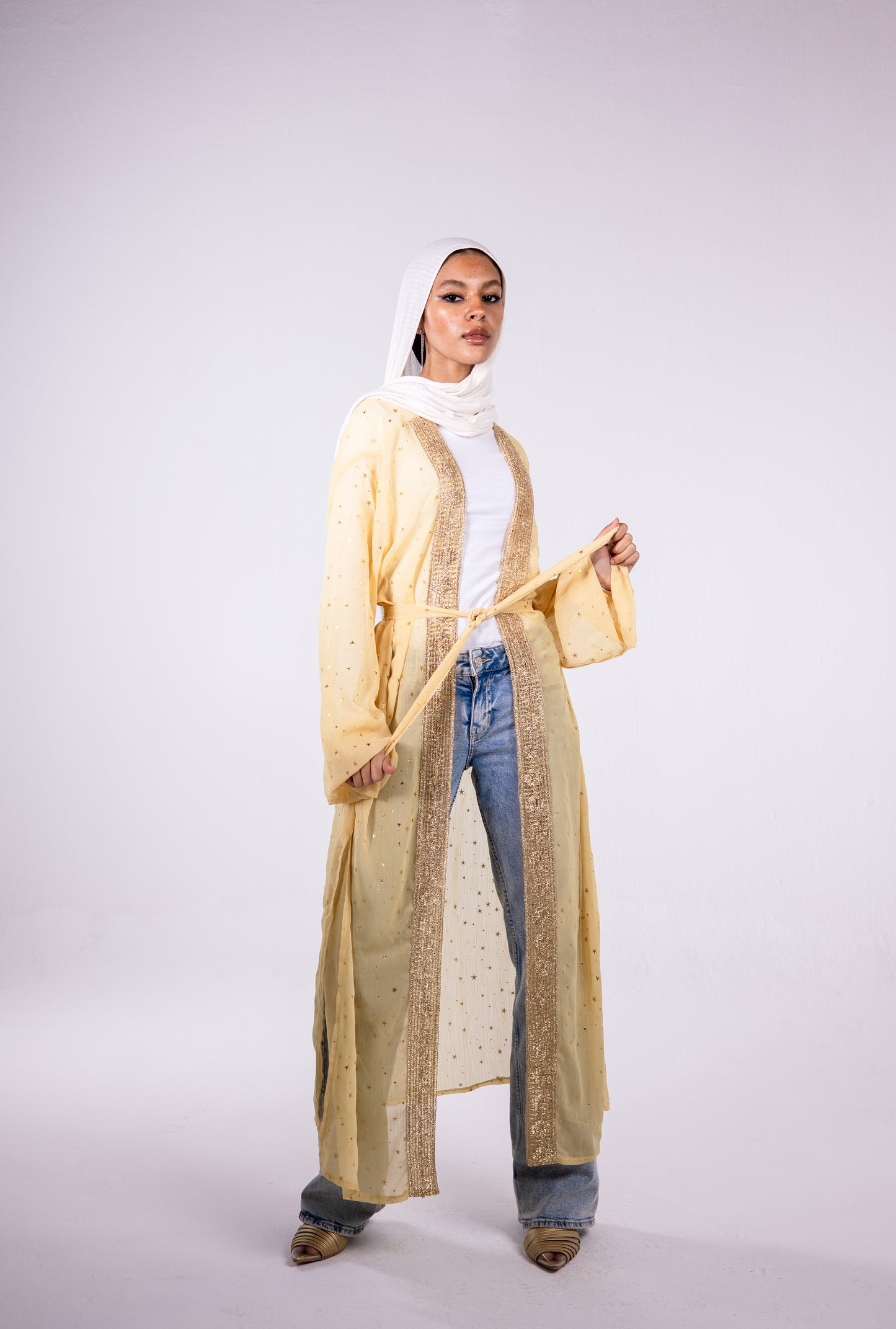 Leading lady stars kaftan in yellow