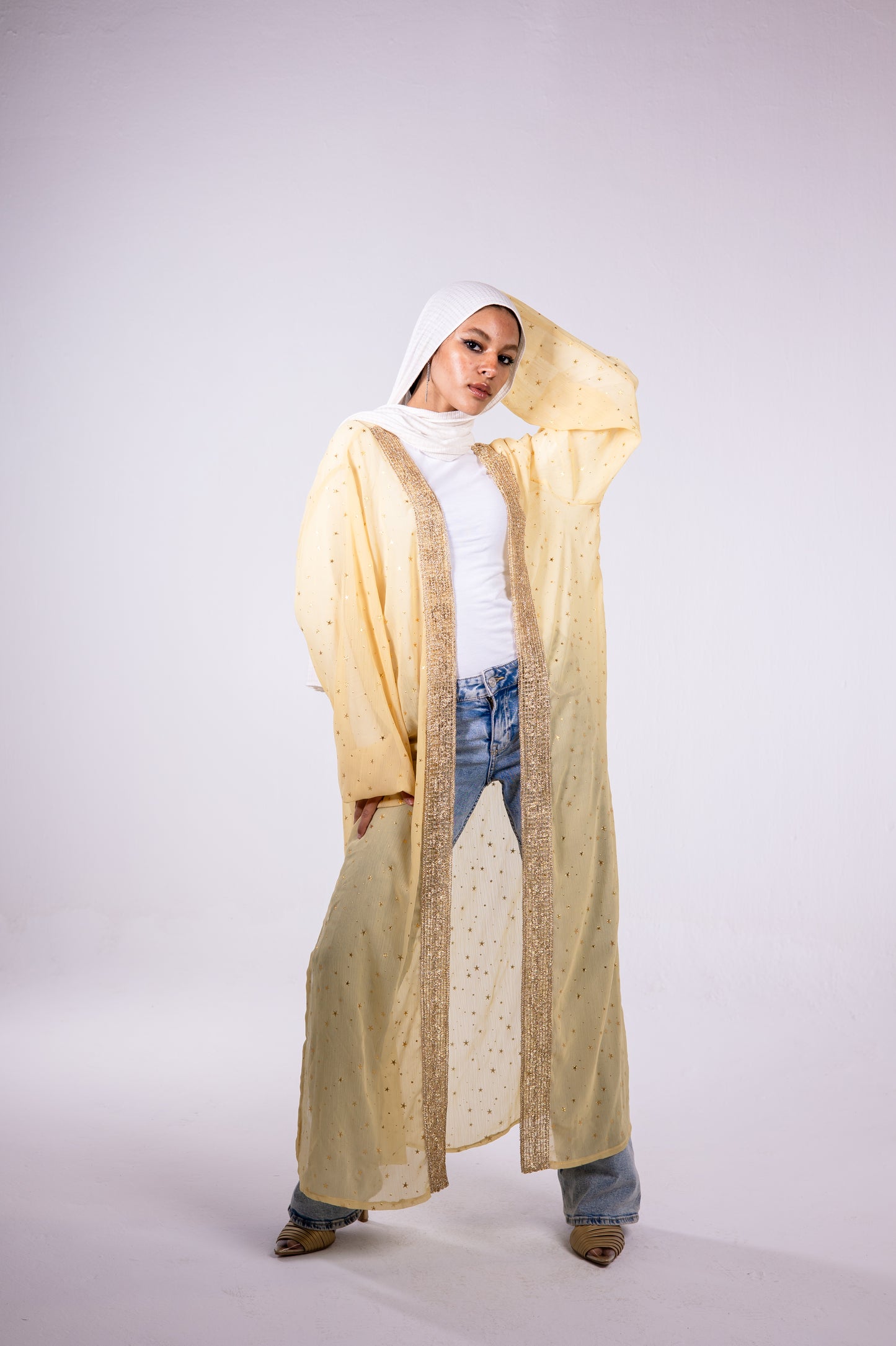 Leading lady stars kaftan in yellow