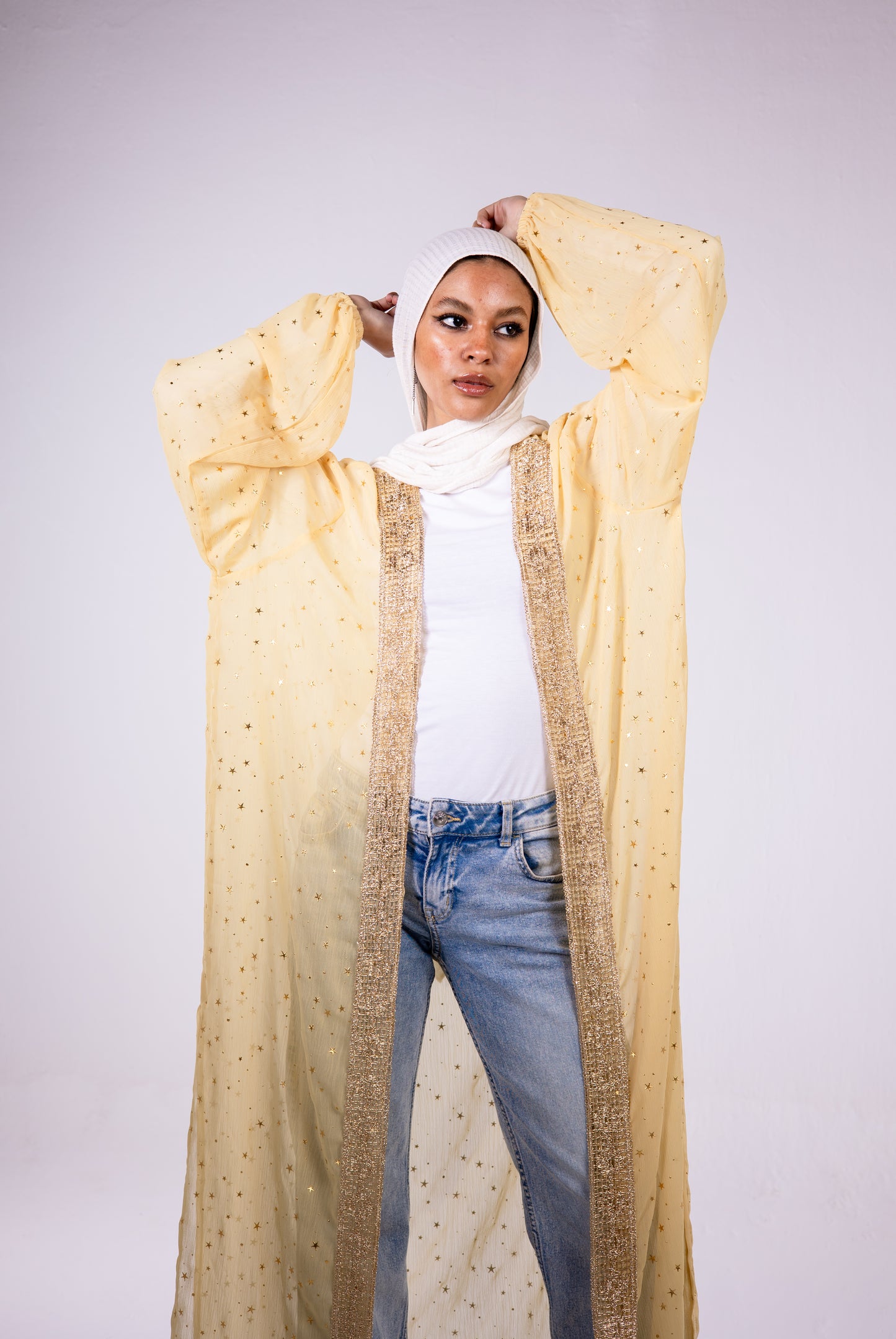 Leading lady stars kaftan in yellow