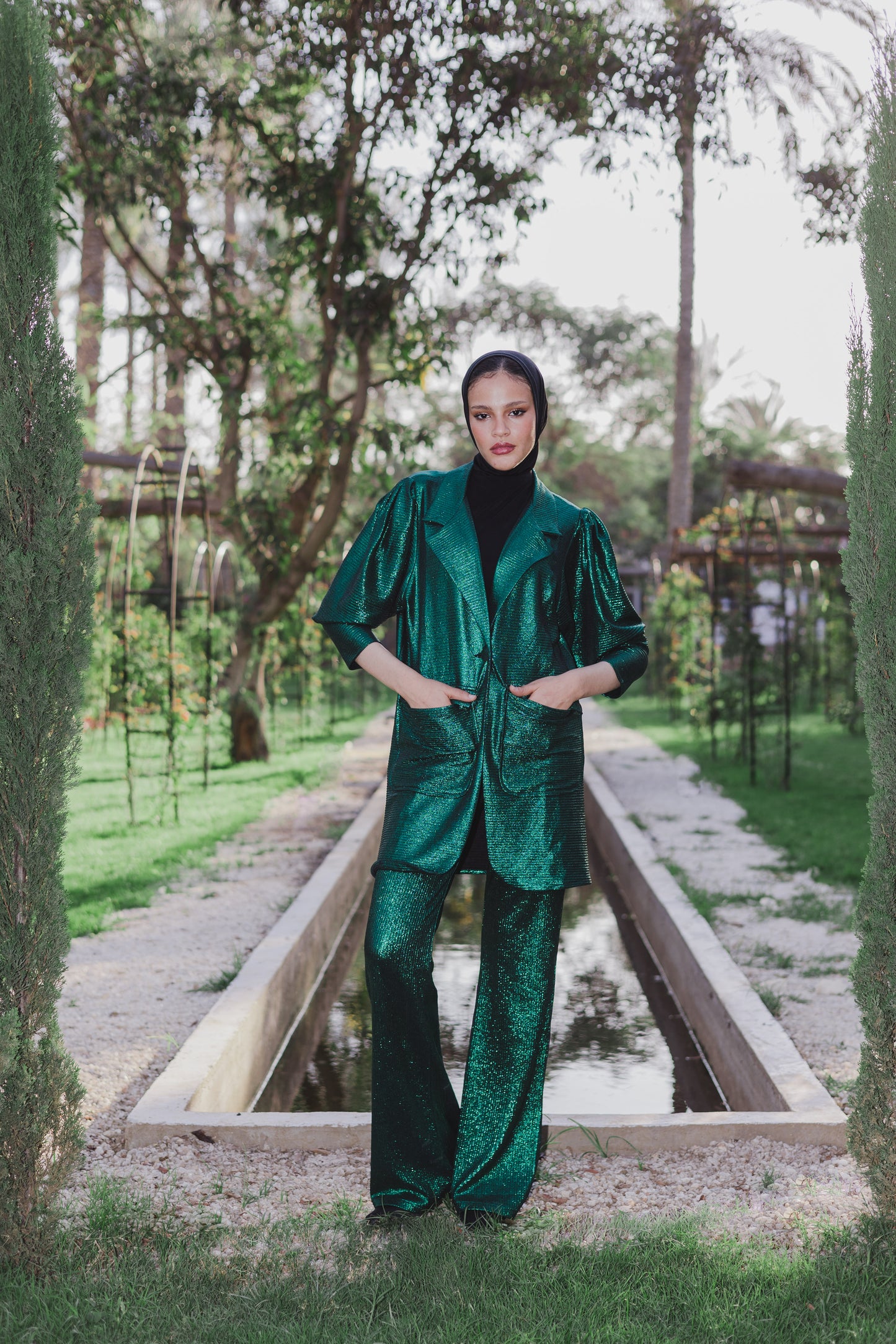 Shimmer blazer set in green
