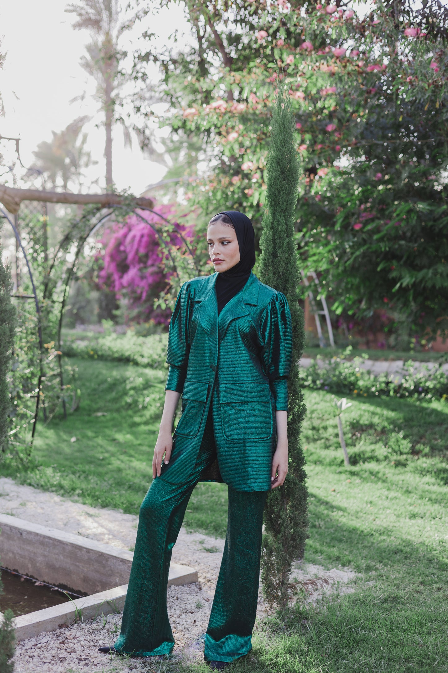 Shimmer blazer set in green