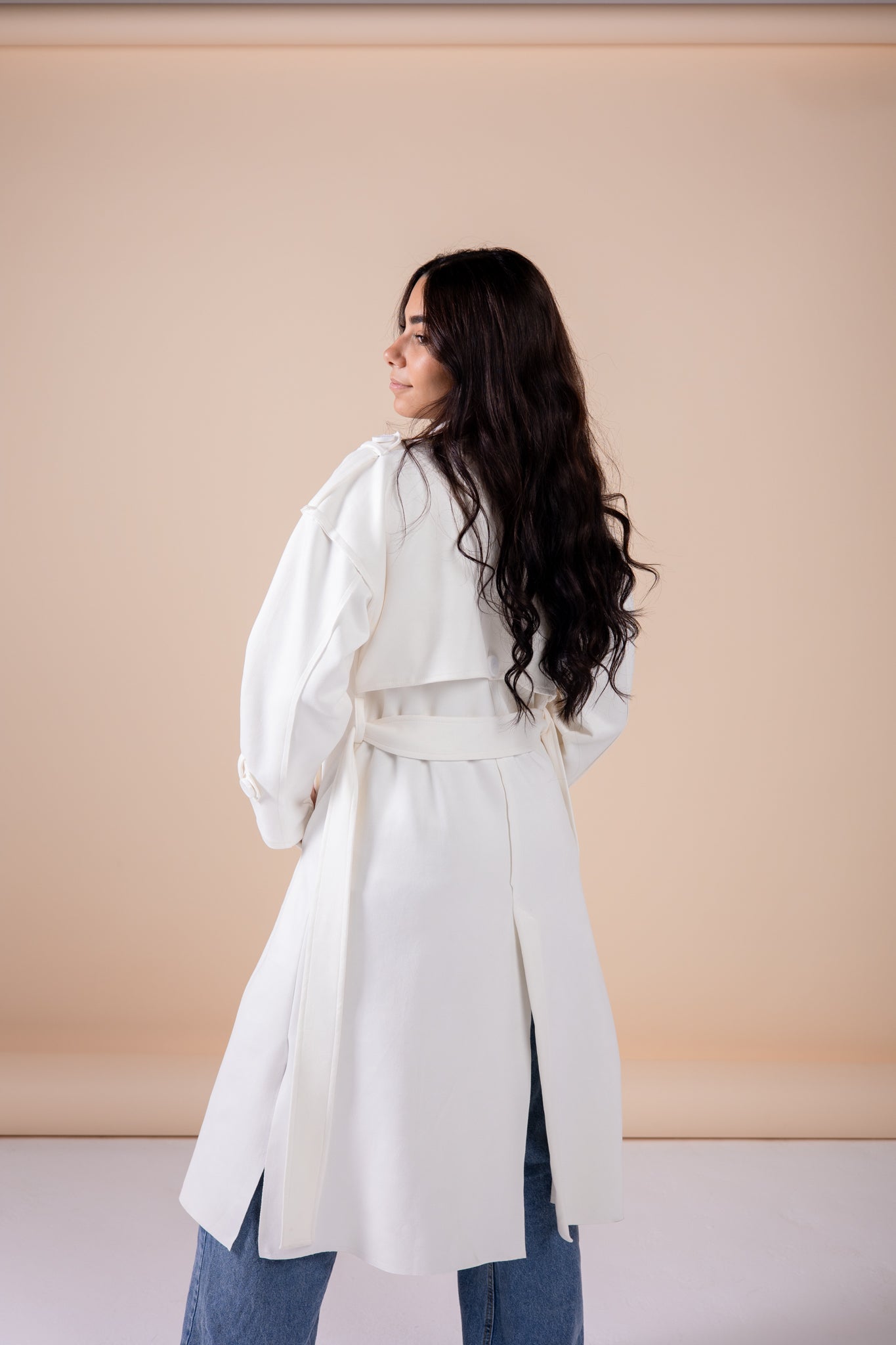 Suede manteau in white