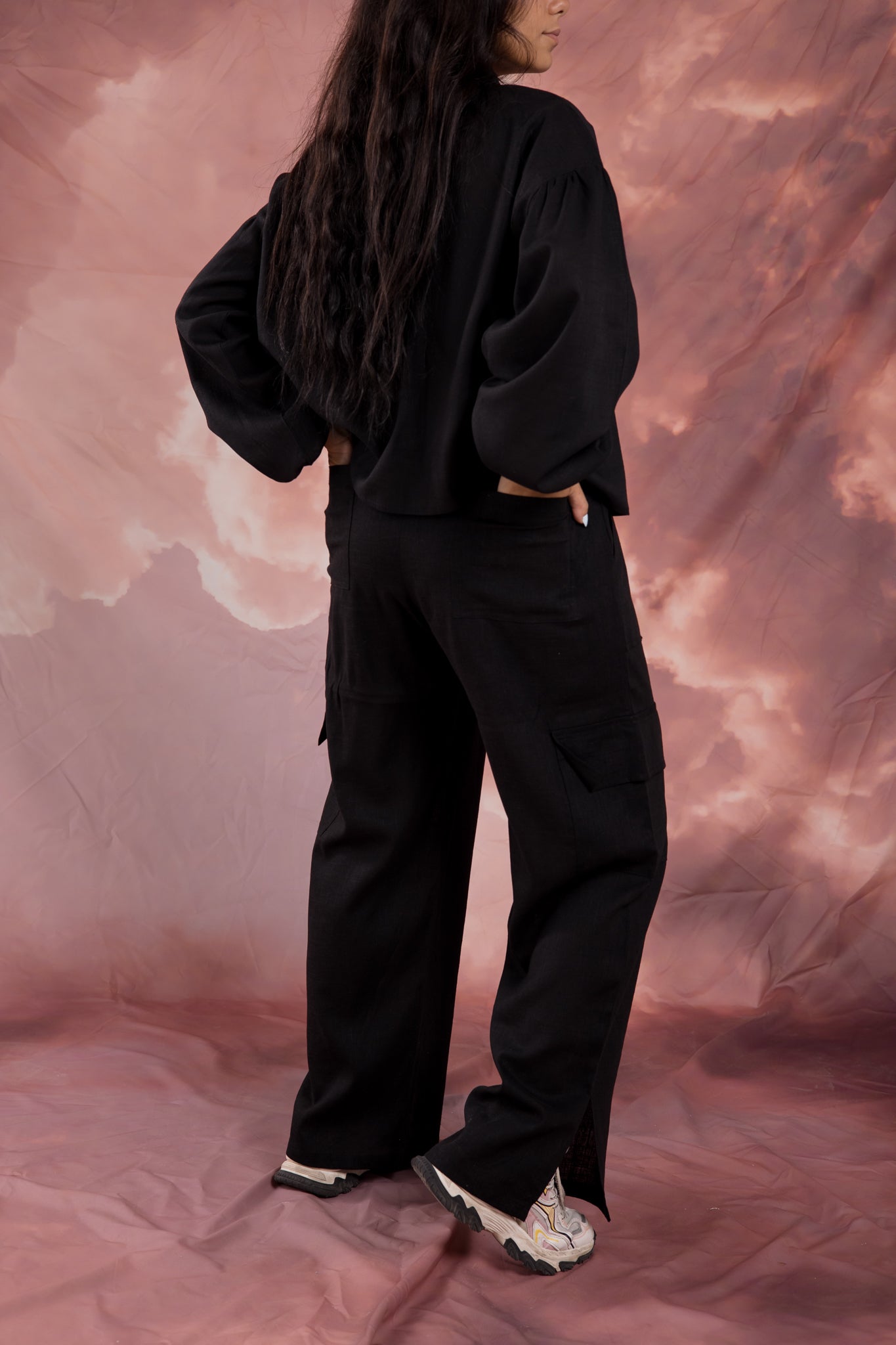 Cargo set in black