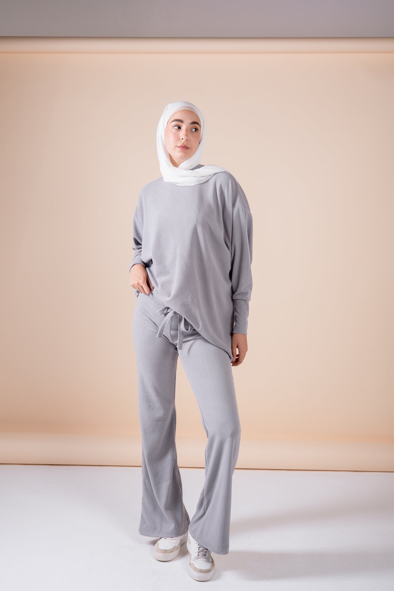 The velvet set in grey