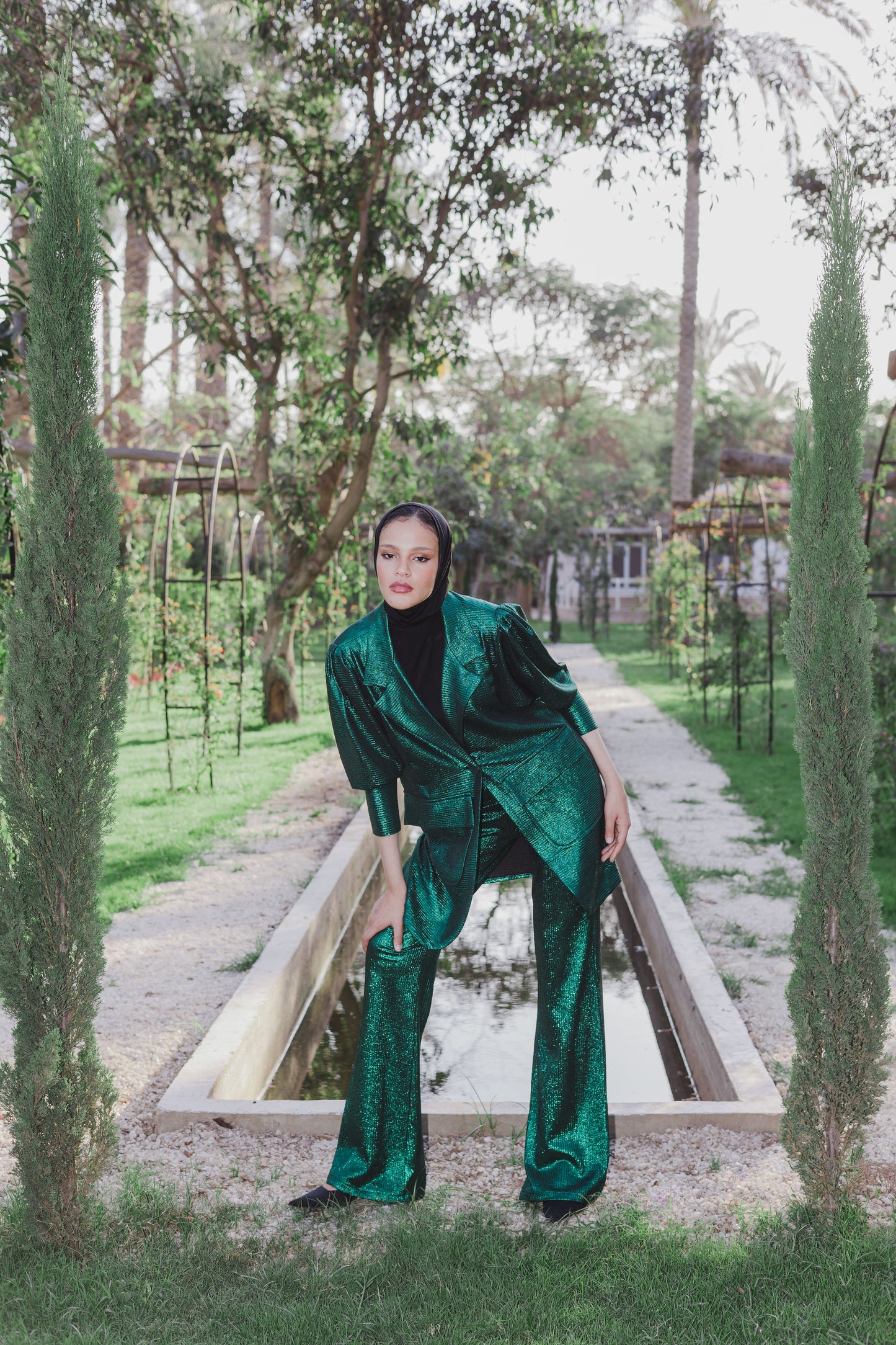 Shimmer blazer set in green