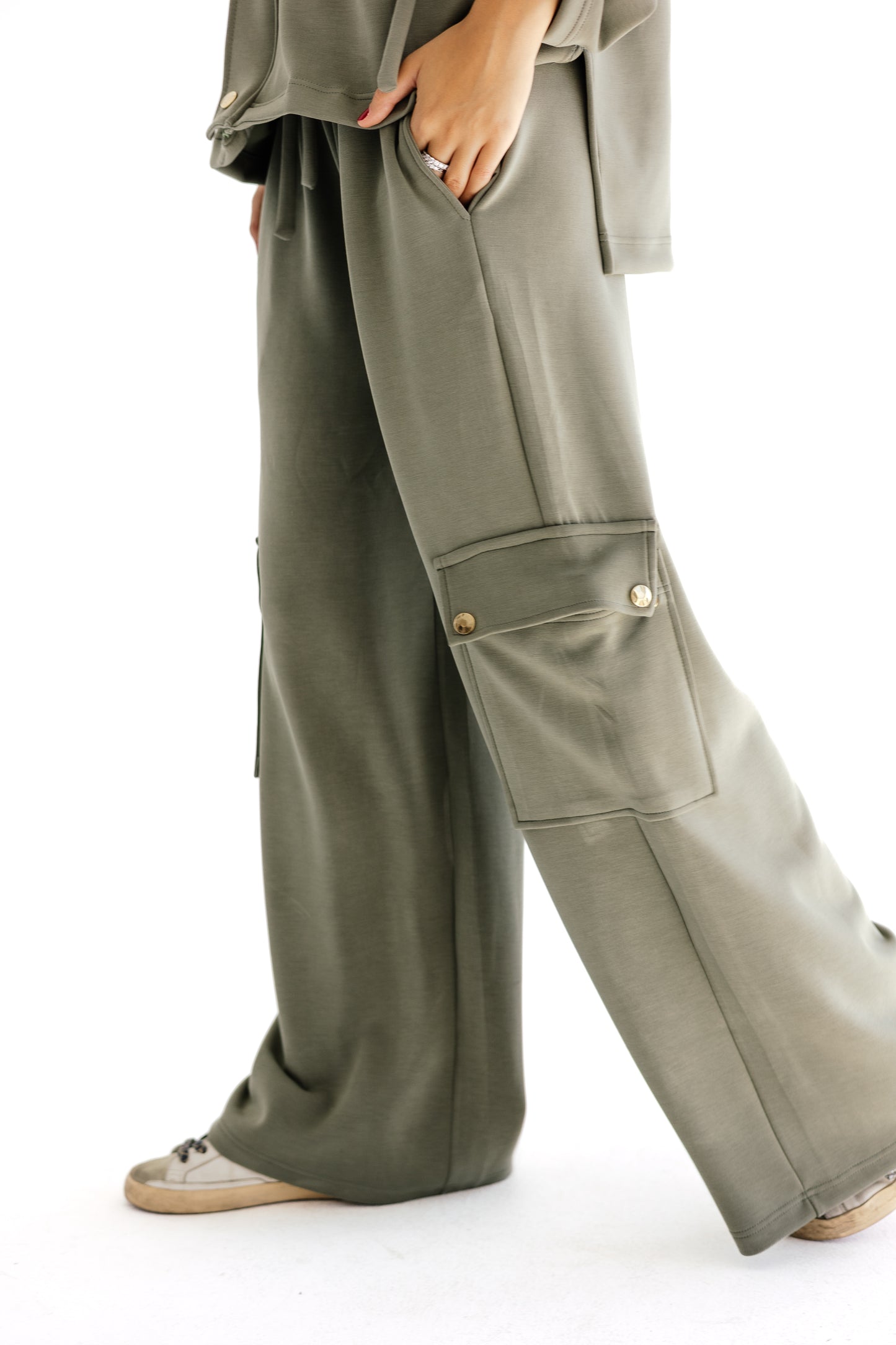 Goldline Utility set in Olive
