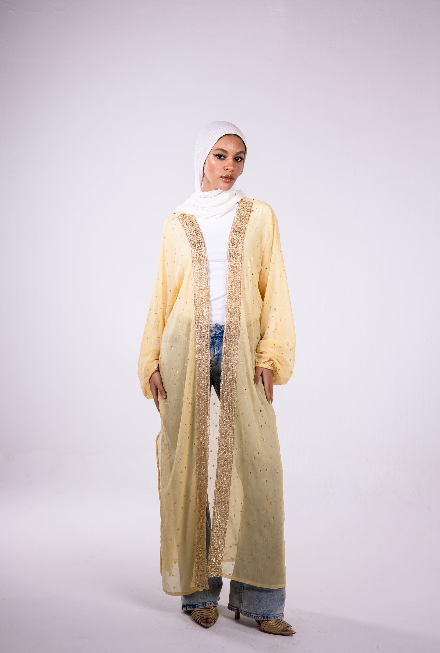 Leading lady stars kaftan in yellow