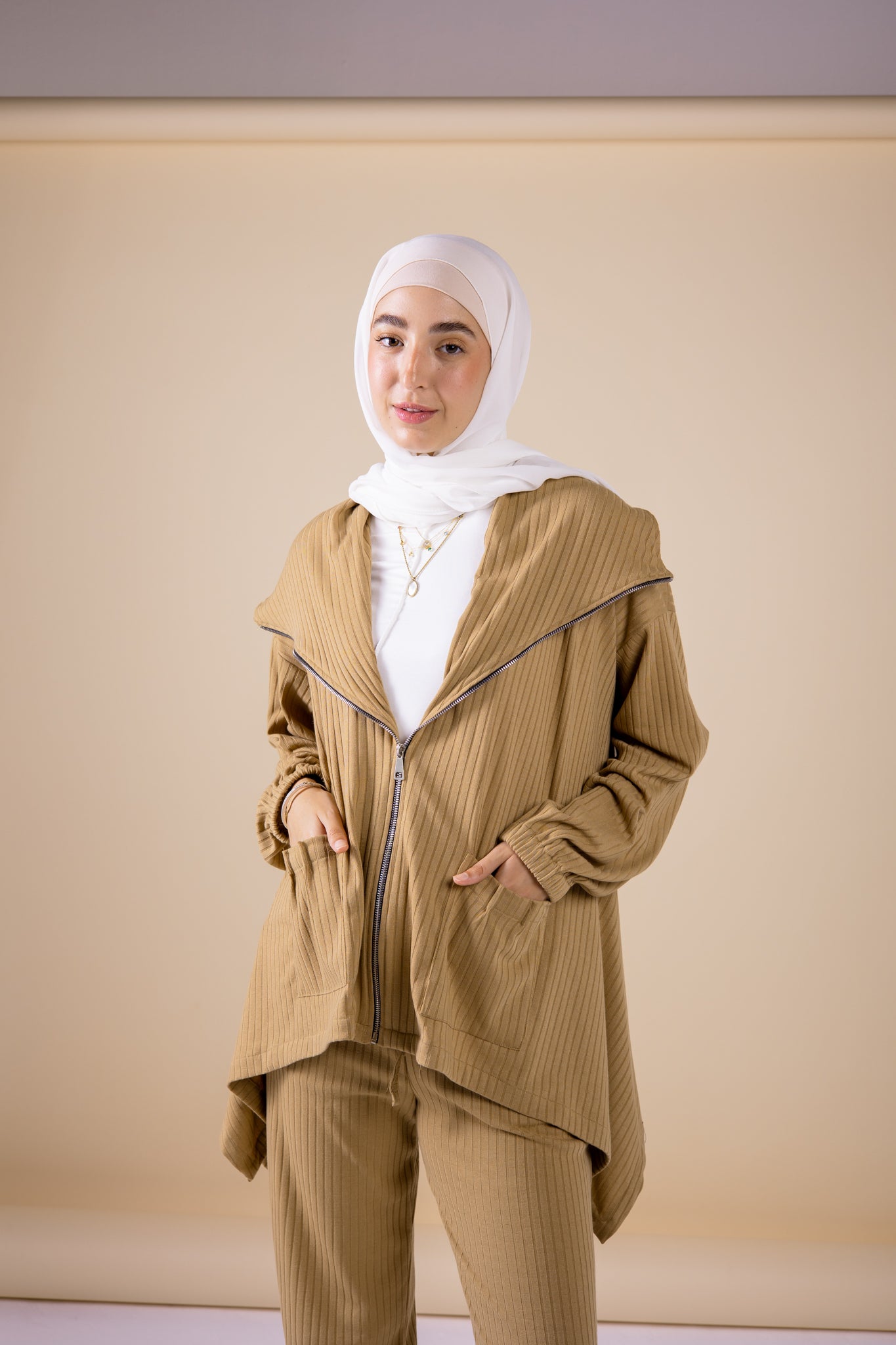 The asymmetrical set in camel