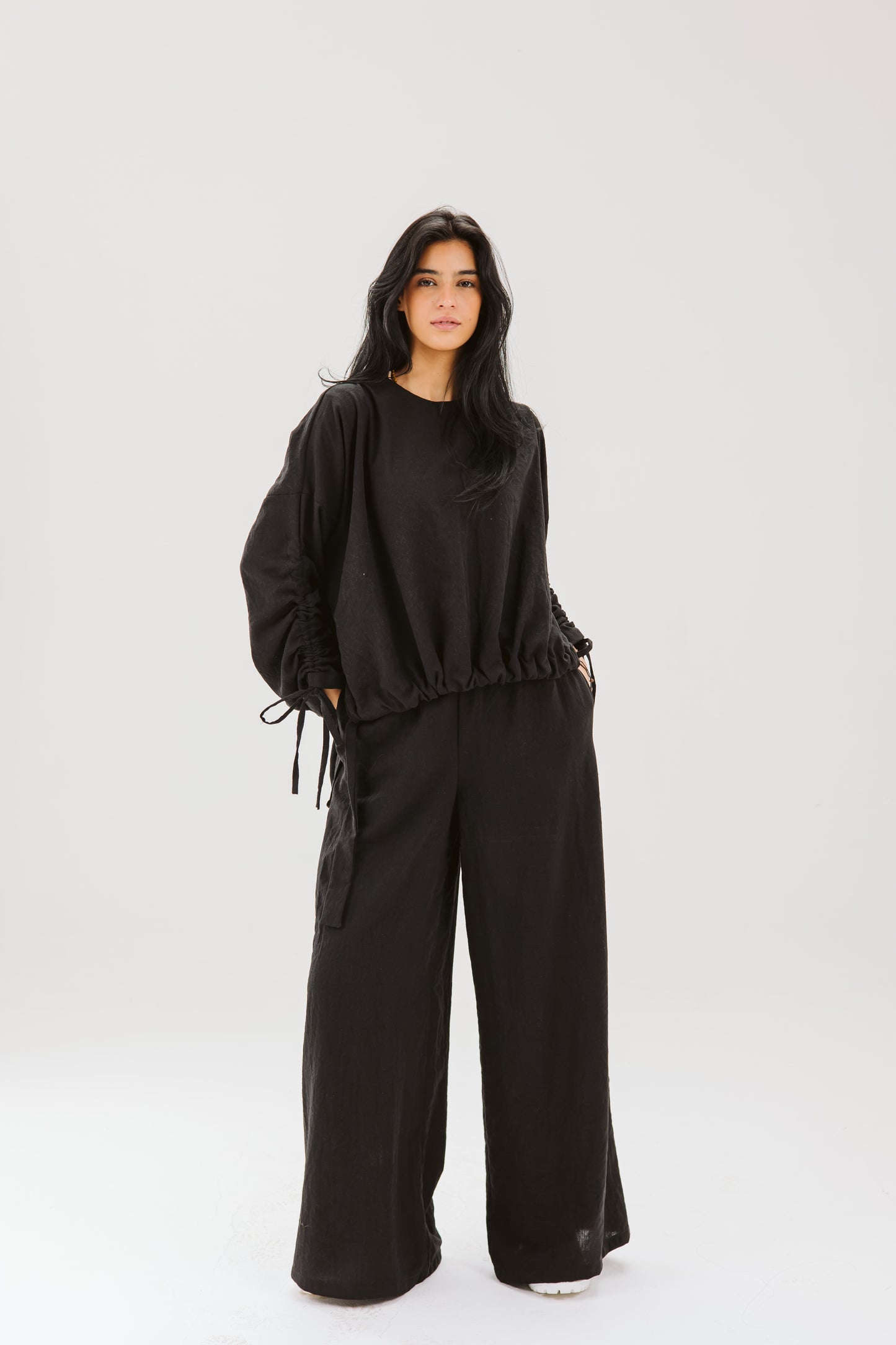 Sylva set in black