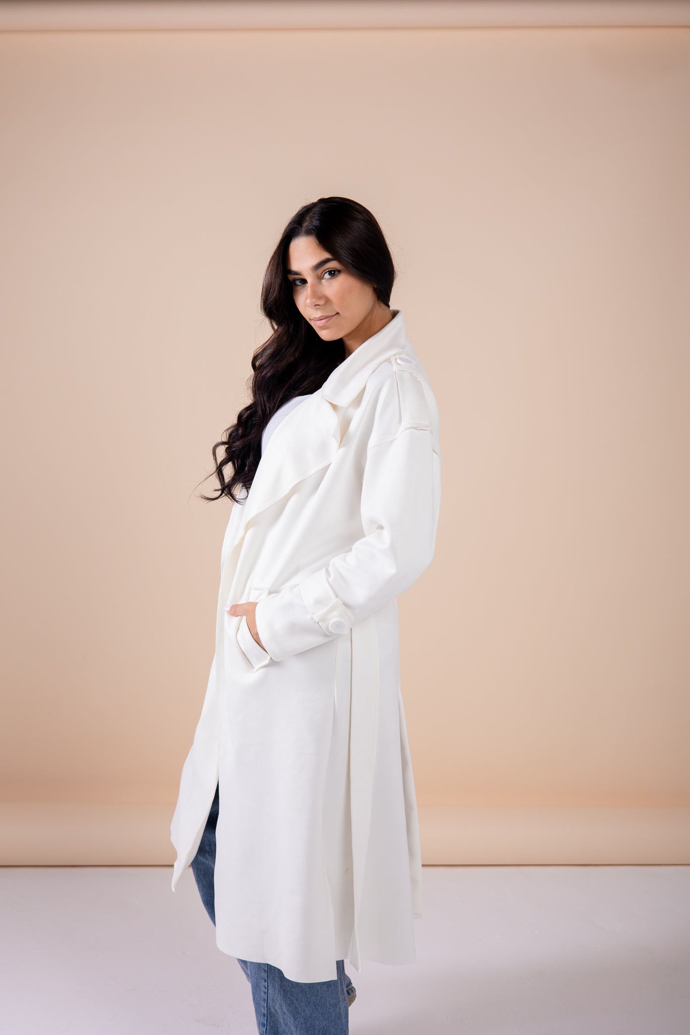 Suede manteau in white