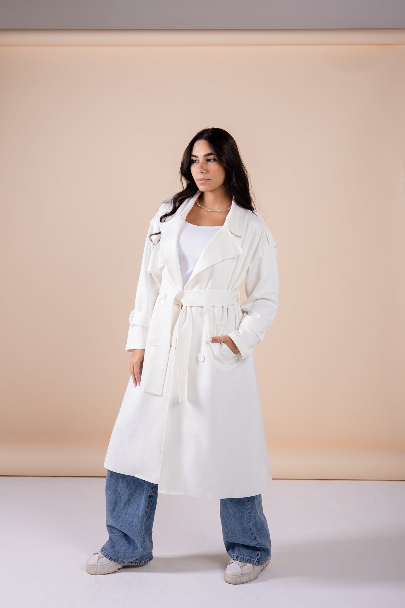 Suede manteau in white