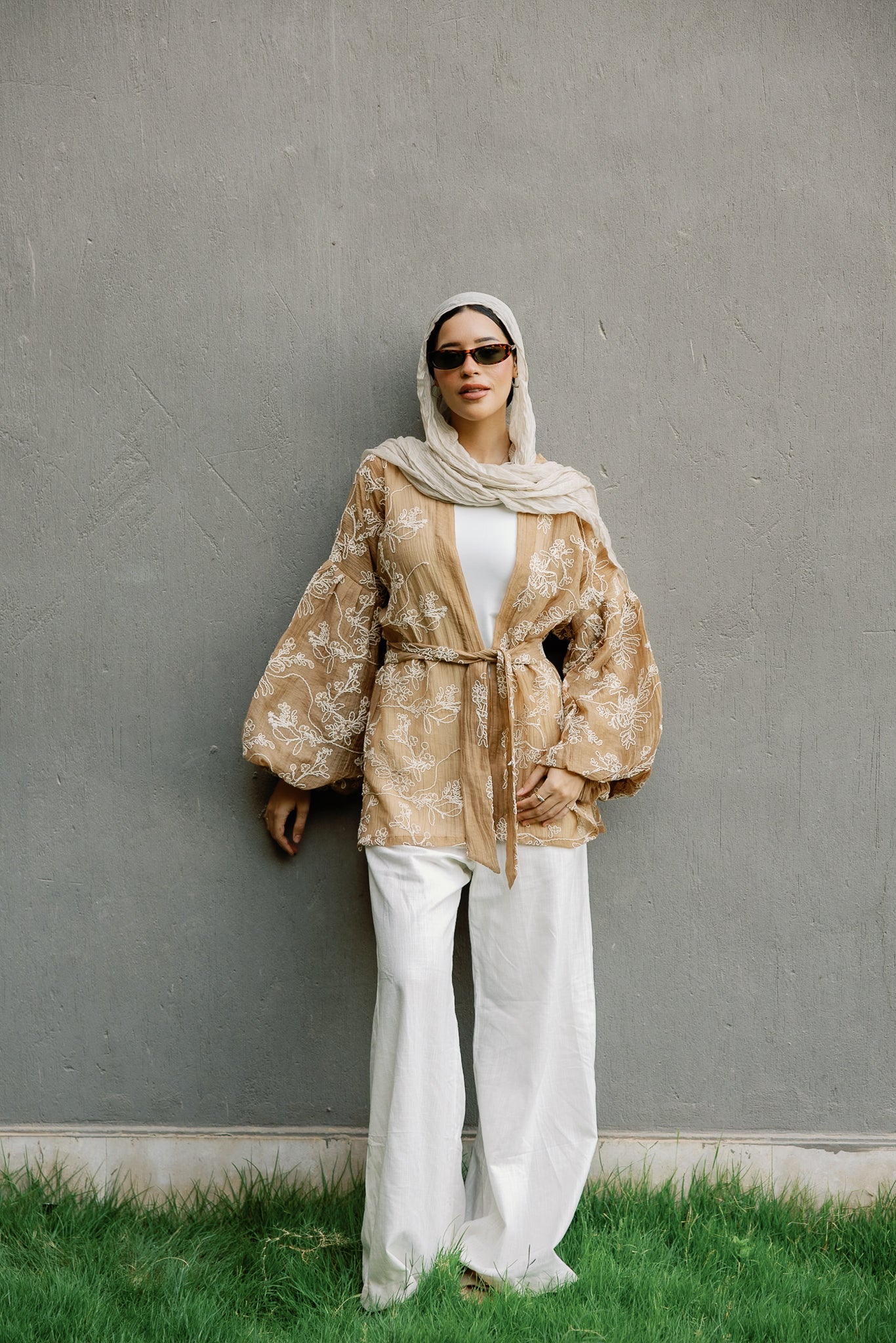 Puffy embroidered cardigan in Café