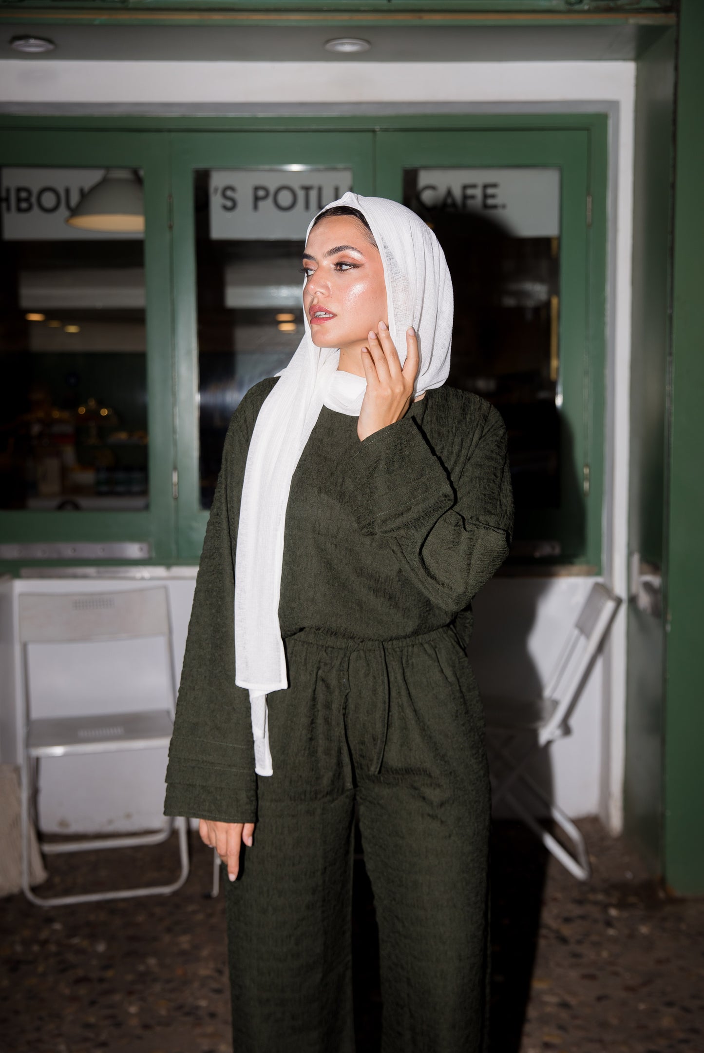 Easy to wear set in olive
