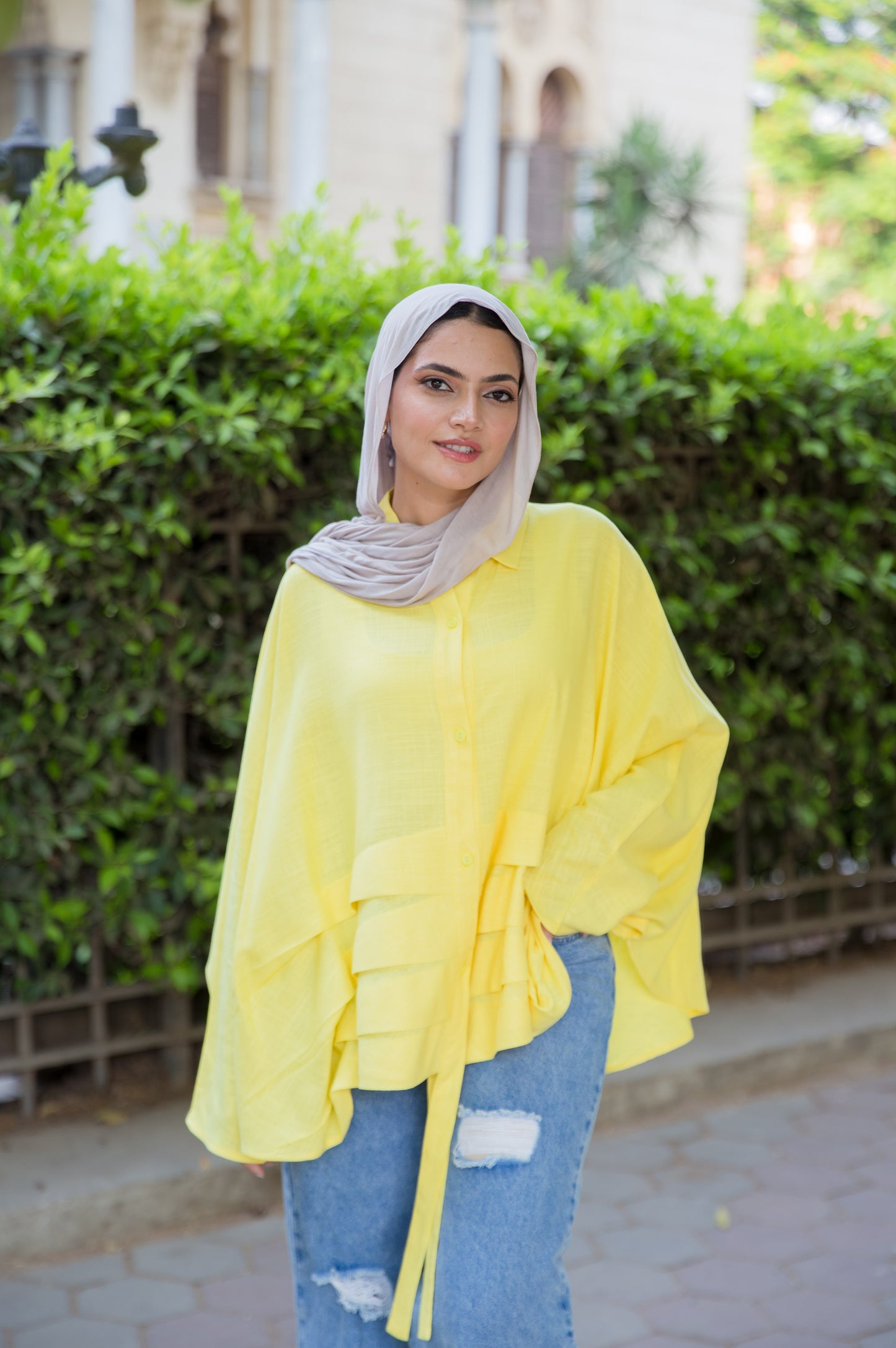 The ruffle linen chemise in yellow