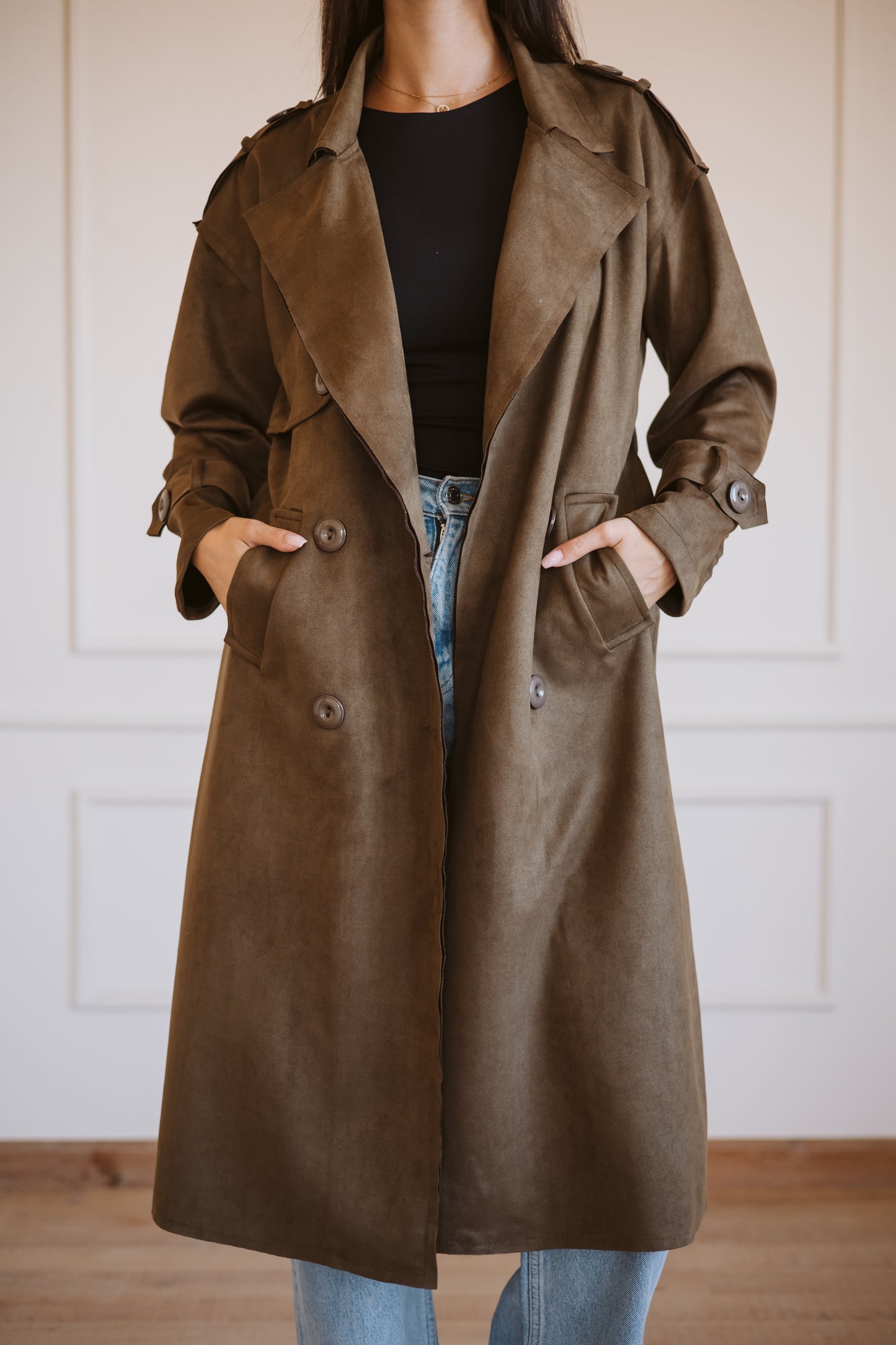 Suede manteau in dark olive