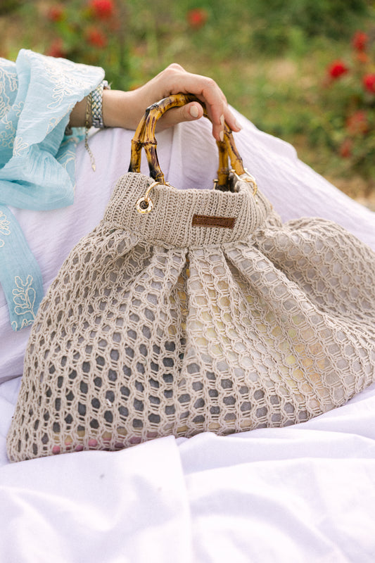 Weave bag in Cafe