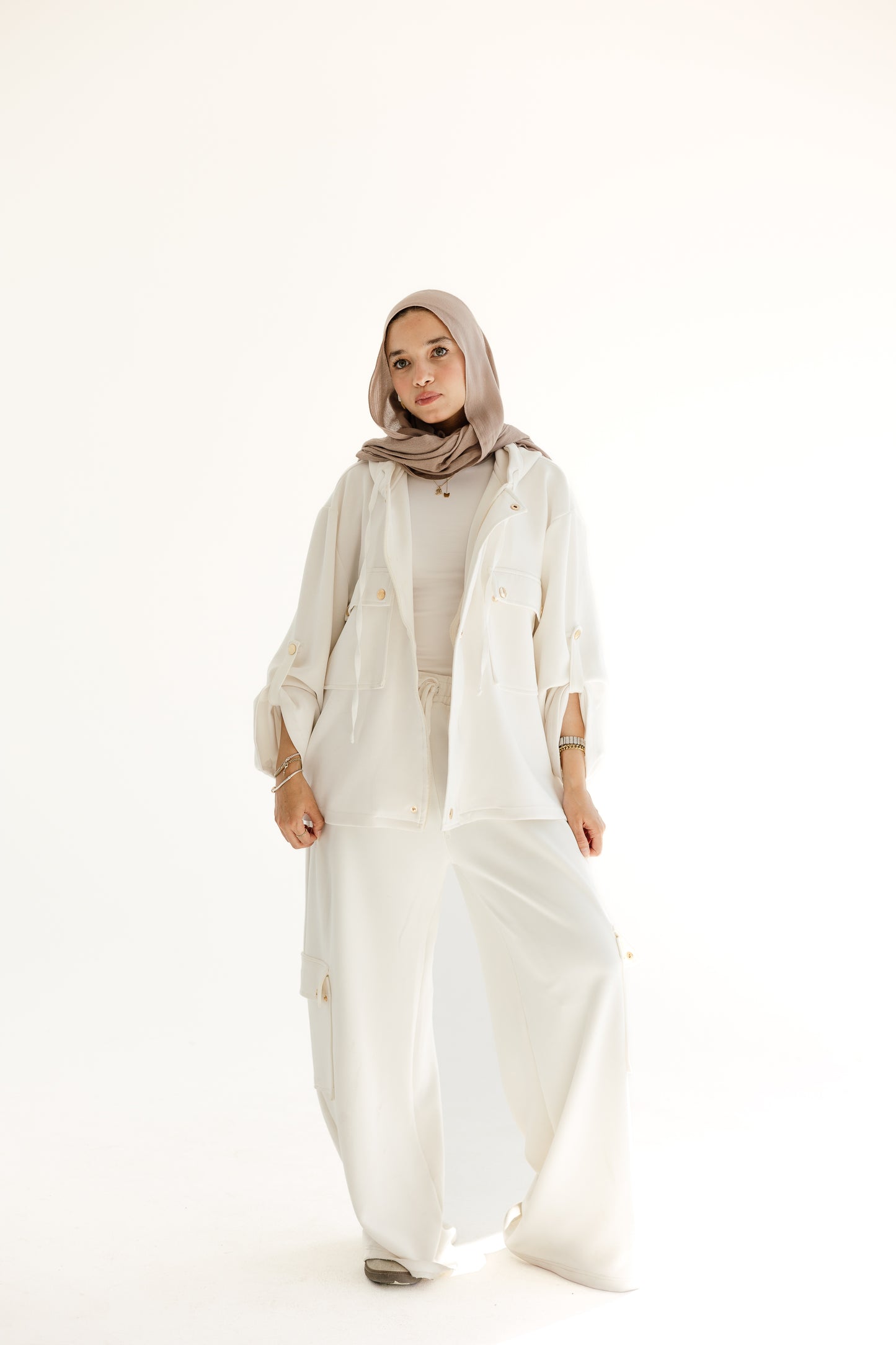 Goldline Utility set in White