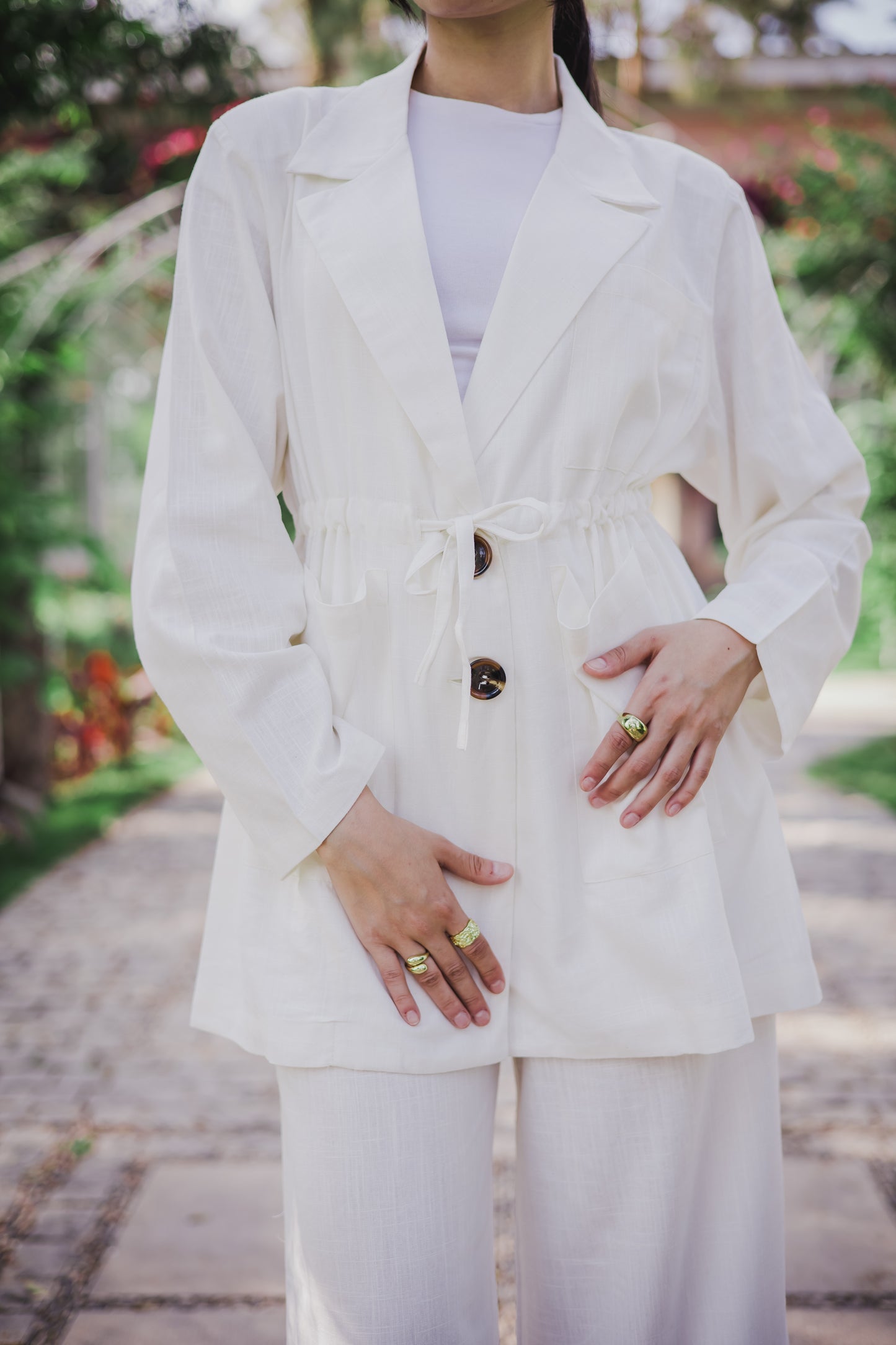 Linea blazer set in off white
