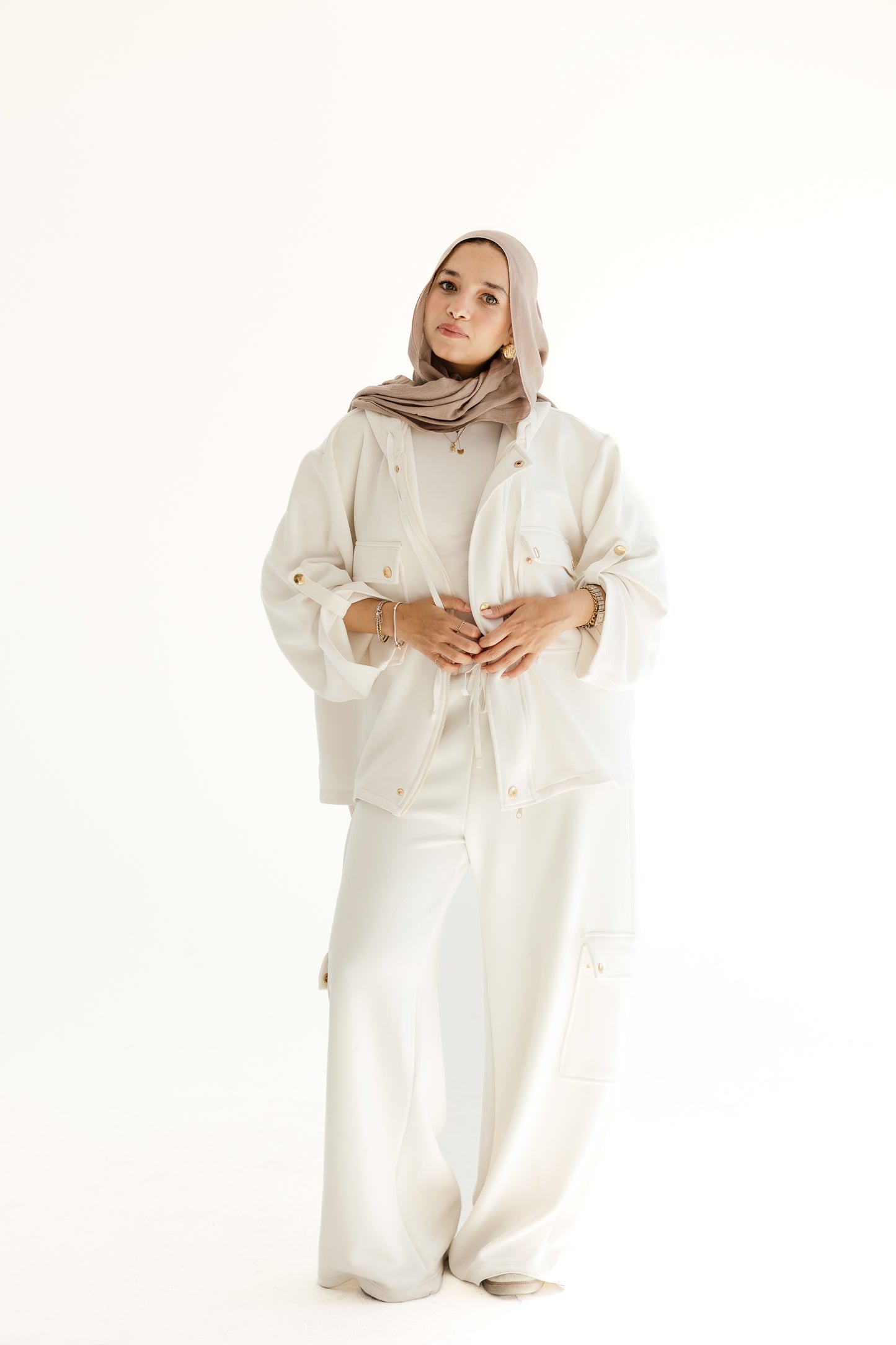Goldline Utility set in White