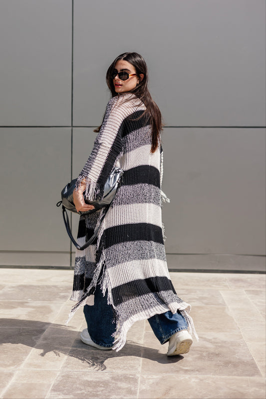 Stripped knit cardigan in black and white