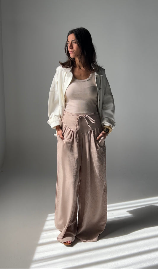 Snatched waist pants in Beige