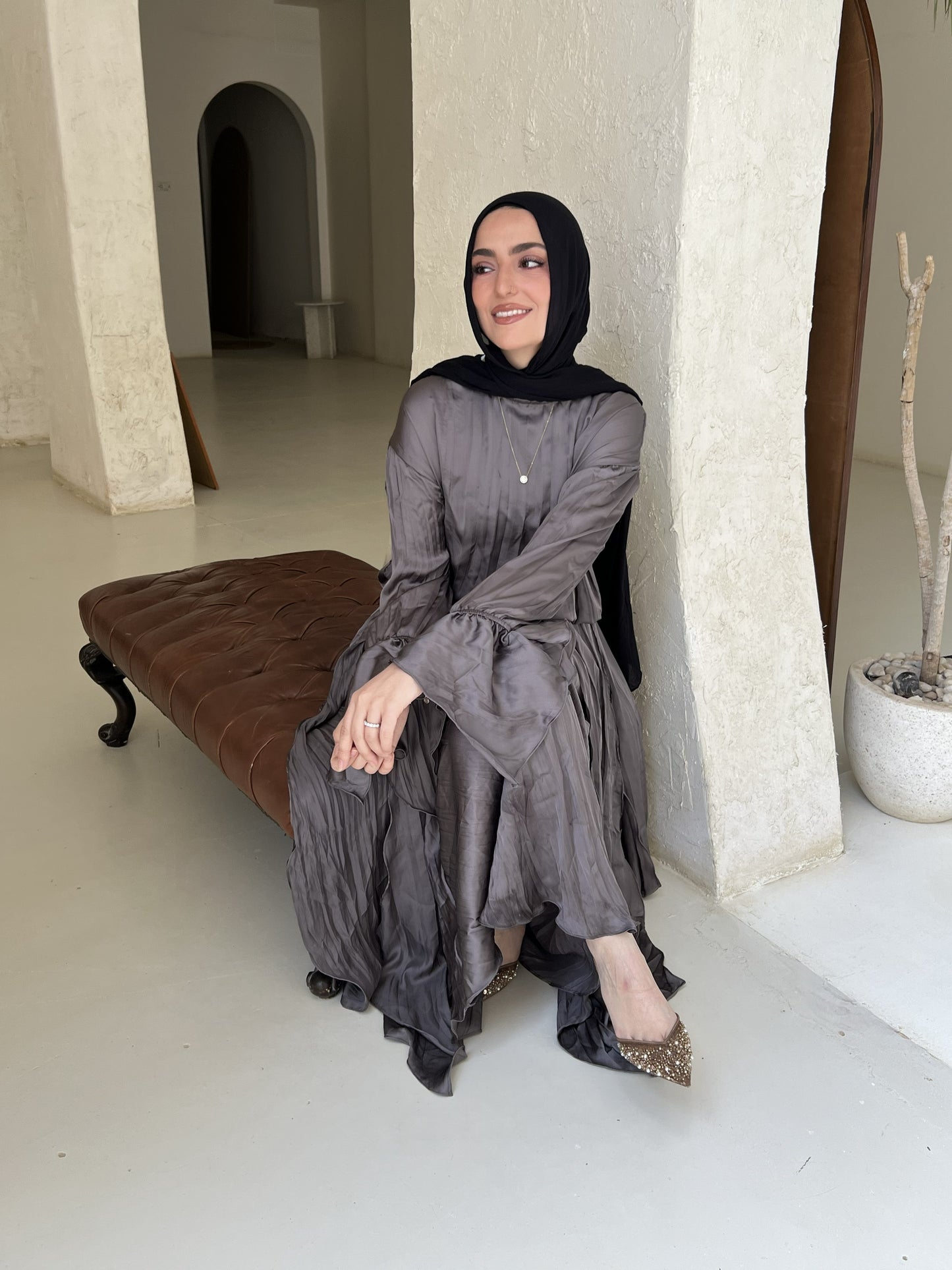 Satin plisse set in Silver