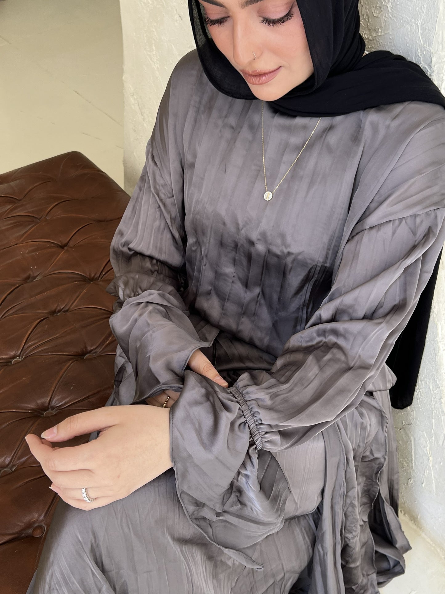 Satin plisse set in Silver