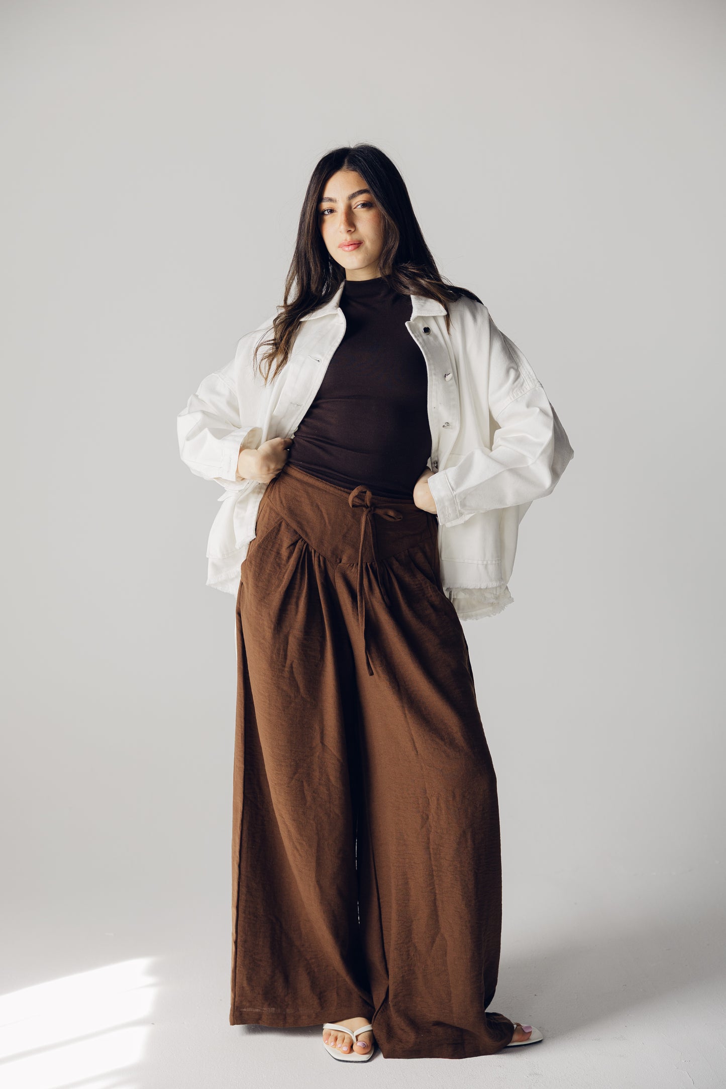 Snatched waist pants in Brown