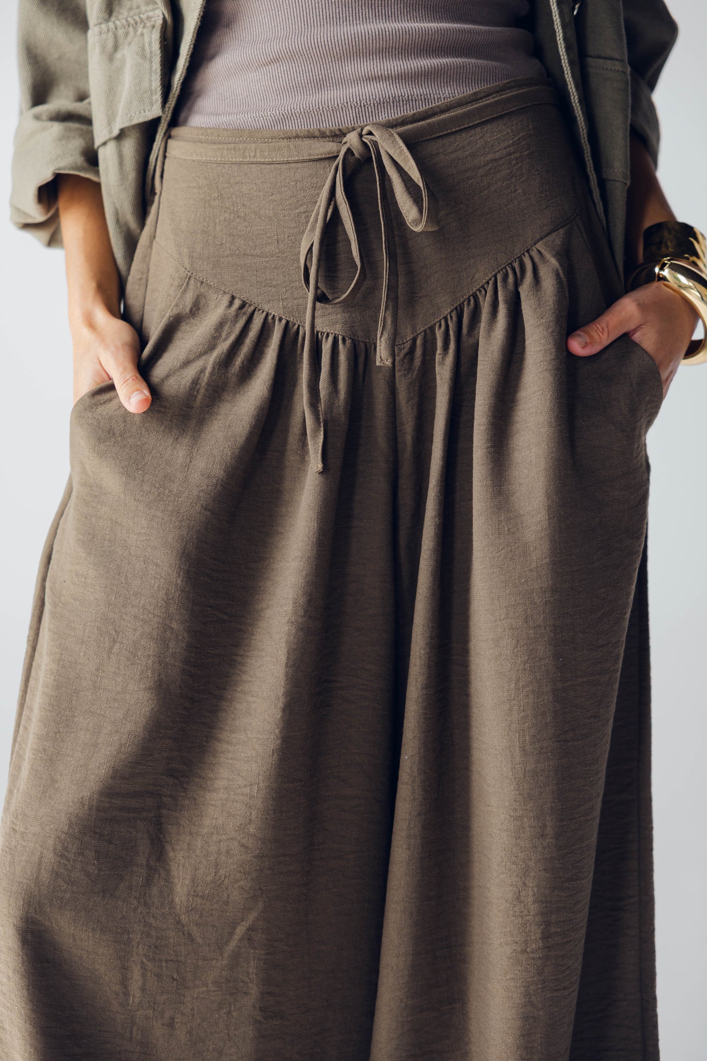 Snatched waist pants in olive