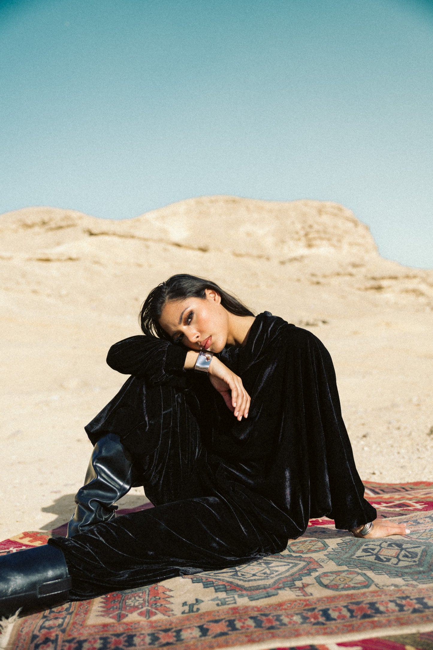 Velvet Cloud Set in Black