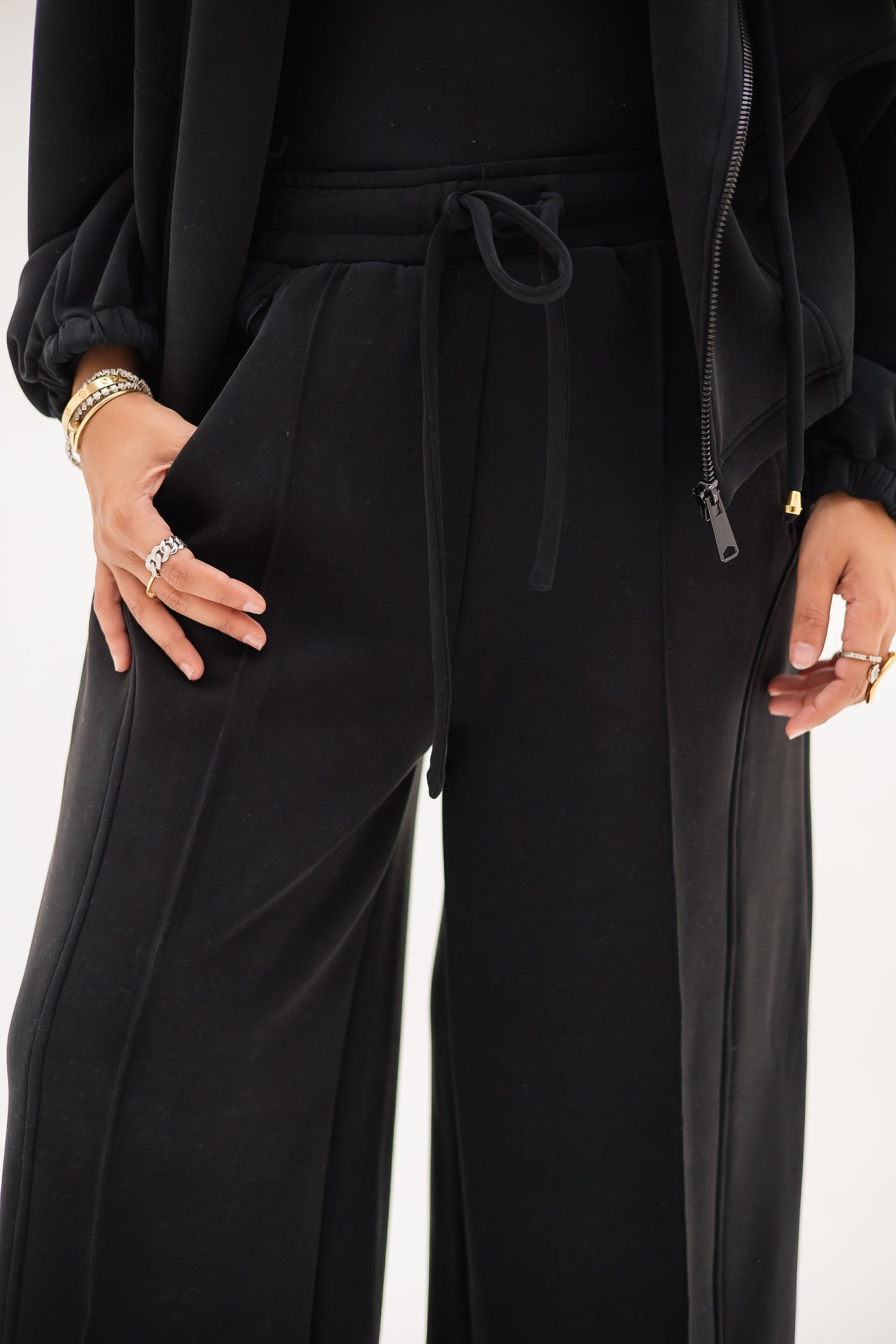 Soft Flow set in Black