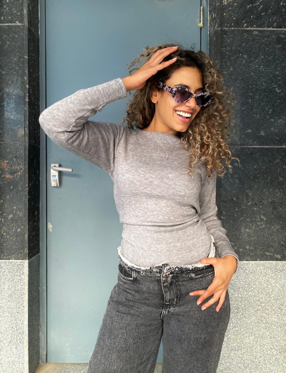 long sleeves basic top in grey