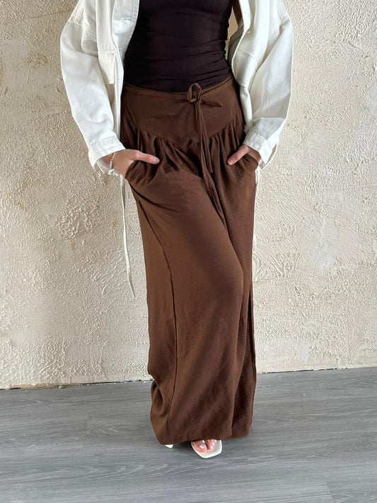Snatched waist pants in Brown