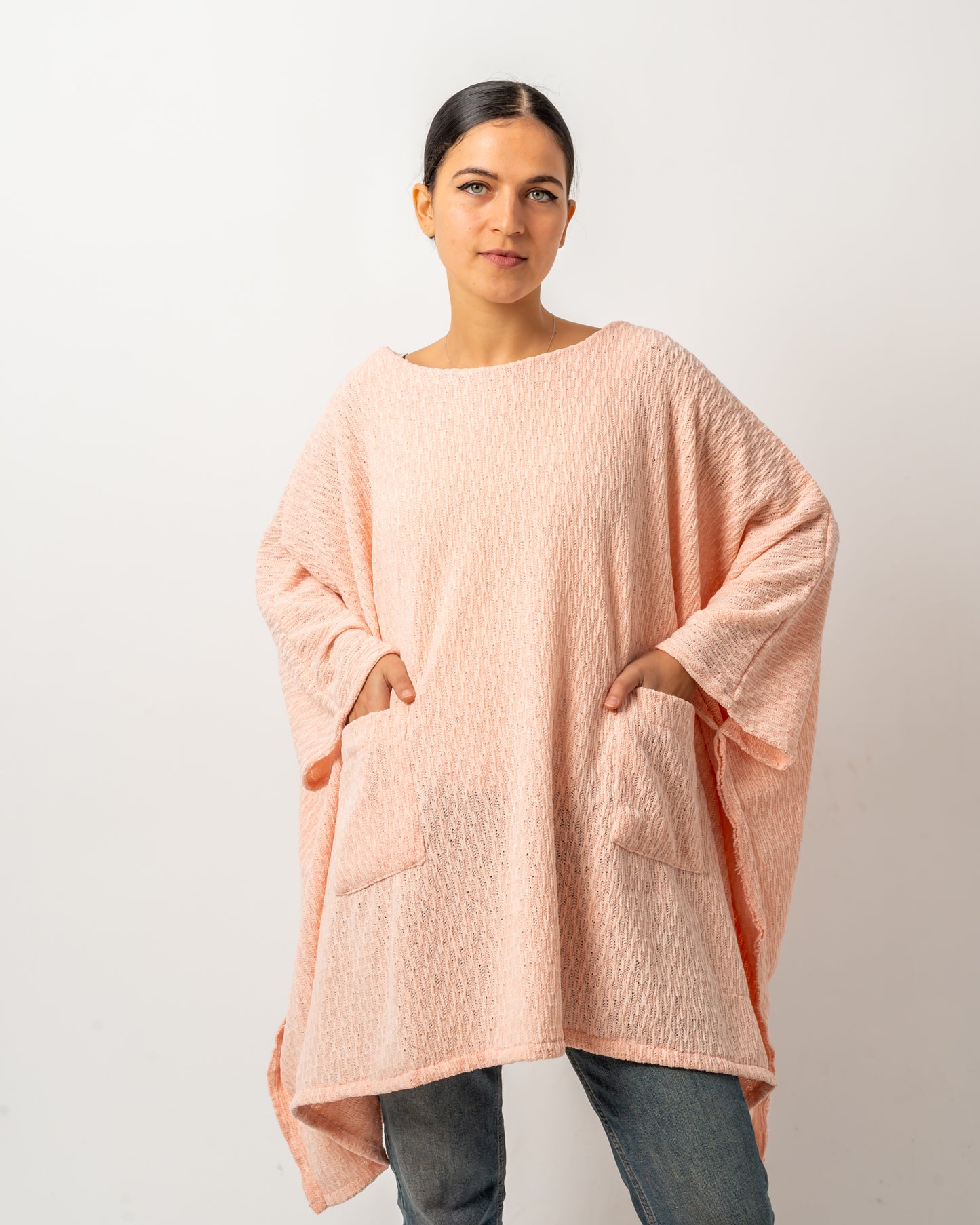Wool poncho in PINK